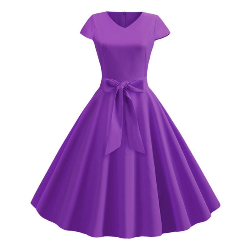 Robe violette au style vintage