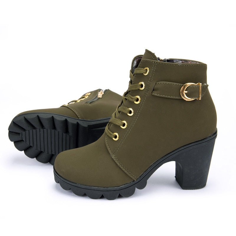 Talon carré pour ces bottines