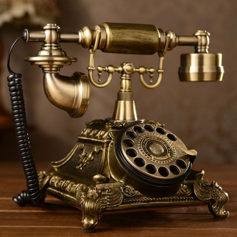 Téléphone d’inspiration steampunk