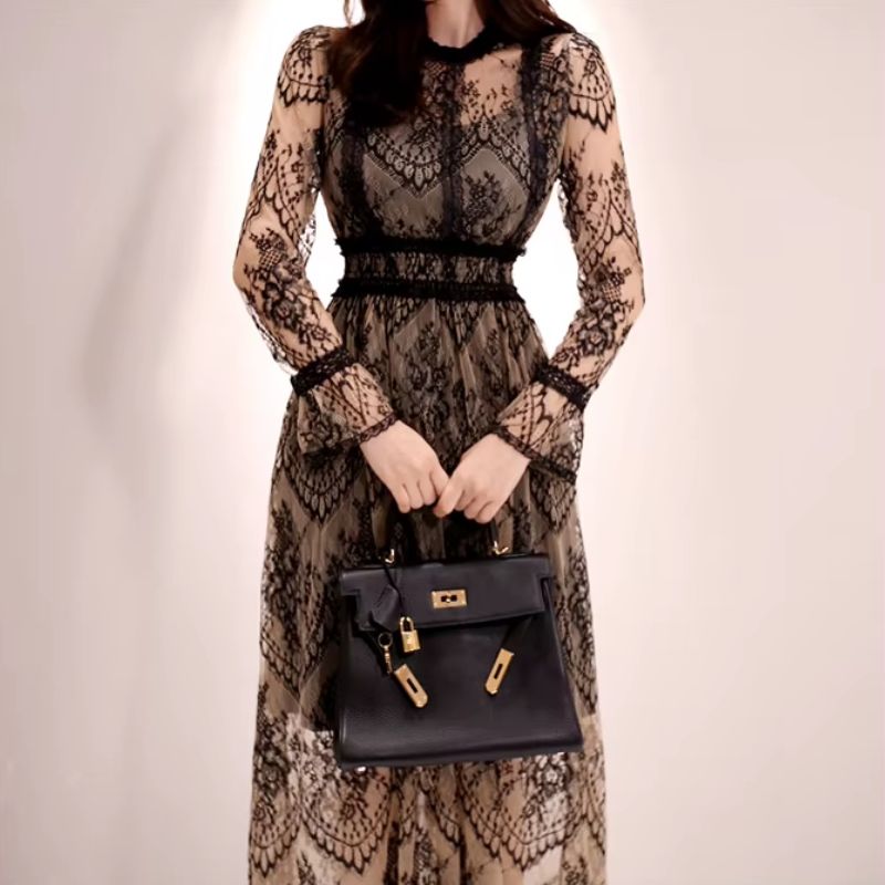 Tenue en dentelle d’inspiration vintage