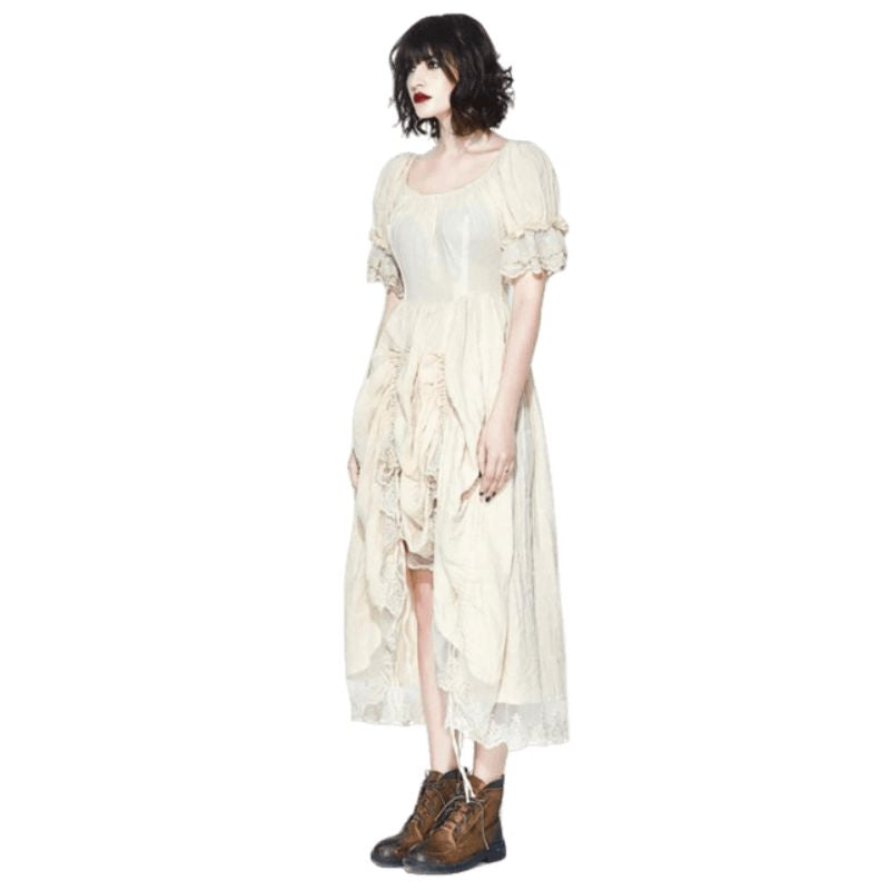 Tenue victorienne en blanc cassé