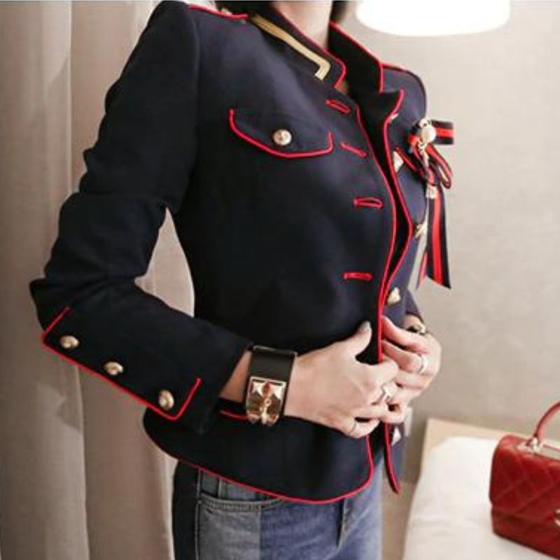 Veste femme au style gothique militaire